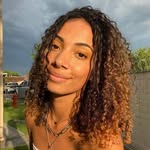 Carol Champanhe - @carolchampanhe - Instagram