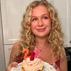 Caroline Hadley - @carebearsbites - TikTok