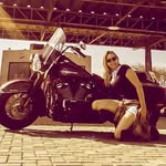 Carolina Schneider Dos Santos - @carol_harleysantos - Instagram