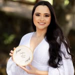 Carol Jaques | Porta Maternidade e Porta Alianças bordado á mão - @caroljaques_atelie - Instagram