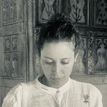 Carolina Rojo Rodrigues - @carolrojoyoga - Instagram