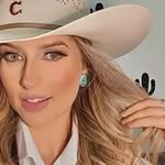 Carolina Segundo - @carolinasegundo404 - Instagram