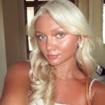 caroline wright - @carolinealiviawright - Instagram