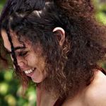Caroline Arellano - @withtheredwolf - Instagram