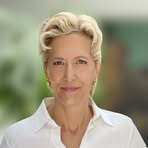 Caroline Beer - Facebook