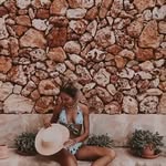 Carolyn Dollar - @karxnhk - Instagram