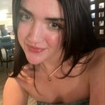 Caroline - @carolinefarriss - Instagram