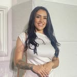 Caroline Flora - @carolineflora1002 - Instagram