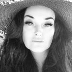 Caroline Guy - @baggies_23 - Instagram