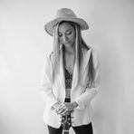 Caroline Kraska - Facebook