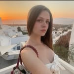Caroline Larsen - @carolineglars - Instagram