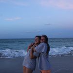 C - @carolinelevinn - Instagram