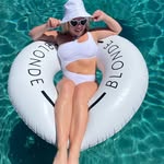 Caroline Needles - @carolineneeds - Instagram