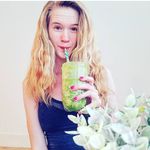 Caroline Odom - @poppyseedpage - Instagram
