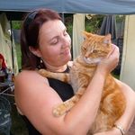 Caroline Pringle - @cupcake_caz - Instagram