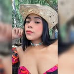 @carolinesanchez05 - Instagram