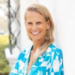 Caroline Wallace - @carolinetravelstheworld - Instagram