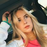 Carolyn Isabel - @carolyniisabel - Instagram