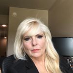 Carolyn Burrows Bartley - @cnbjkbb - Instagram