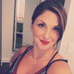 Carrie Albert - @carr.ie223 - Instagram