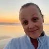 Carrie Mac - @carriebythebeach - TikTok