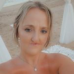 Carrie Bennett - @bennettcaz7 - Instagram