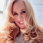 Carrie Carmichael - @carrieellahandbags - Instagram