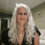 Carrie Hook - @carriedoesswim - Instagram