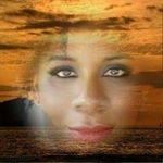 Carrie Marshall - @carrie.marshall.737 - Instagram