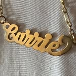 Carrie Bradshaw’s Outfits - @carrie_outfits - Instagram