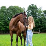 carrie - @carriespringer.eq - Instagram