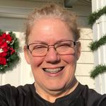 Carrie Strong - @carrielovesquilting - Instagram