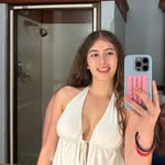 @carys.bloom - Instagram