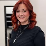 Casey Dyson - @caseyb_beauty - Instagram