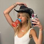 Casey Hoppe-Veal - @caseyhv - Instagram