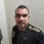 Casper Leon - Facebook