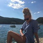 Cassandra Berg - @cassandraelsiebetty - Instagram