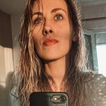Cassandra - @cassandraloradou - Instagram