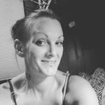 Cat Hayes - @macskittybird - Instagram