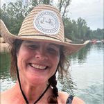 Catherine Schweitzer - @cackercat - Instagram