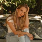 Catherine Trueschler - @catherine_snow_t - Instagram