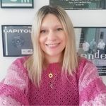 Kathryn Strong - @gold_socks - Instagram