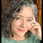 Cathy Favelle / Esthetician / Yoga / Silver & Curls - @cathyfavelle_esthetic_yogi - Instagram
