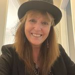 Celia Mckenna Pink - @ceceliahart2012 - Instagram