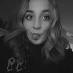 𝘢𝘳𝘪𝘦𝘭𝘭𝘦 𝘤𝘦𝘤𝘦𝘭𝘪𝘢 𝘳𝘦𝘦𝘥 🥀🖤 - @arielle._04 - Instagram