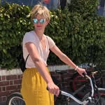 Celia Howes - @celiahowes - Instagram