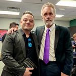 Chad E Curry - @hugscurry - Instagram