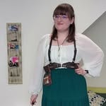 Charley Bee - @bee_andthetinylyons - Instagram