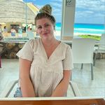 Charlotte LaBelle - @charlotteanne_closet - Instagram