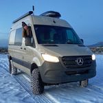 Jason & Kate | Vanlife 🚐 + Mtns 🏔 - @chase_daylight - Instagram